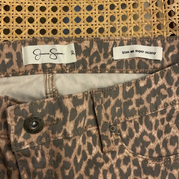 Jessica Simpson Kiss Me Super Skinny jeans size 30 Brown  leopard print - Picture 3 of 4